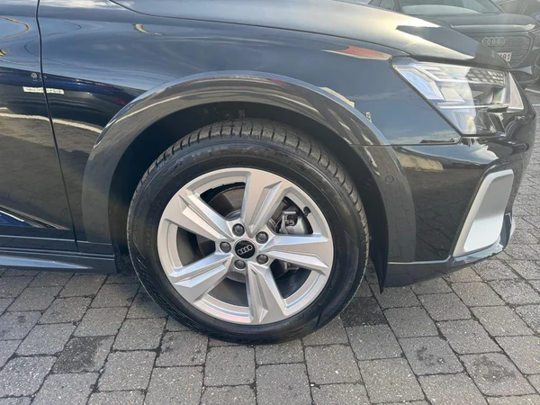 AUDI A3 Allstreet PHEV (2025) — foto 17 van 24