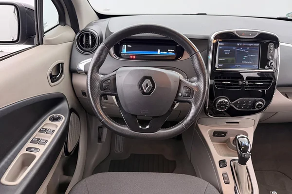 Renault Zoe (2017) — foto 15 van 47