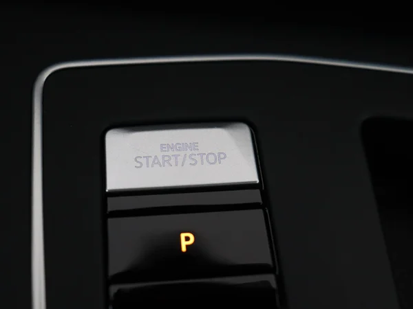VOLKSWAGEN Golf (2024) — foto 16 van 28
