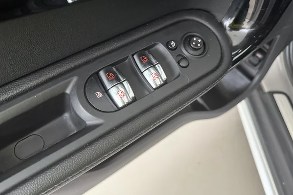 Mini Mini Countryman PHEV (F60) (2017) — foto 7 van 18