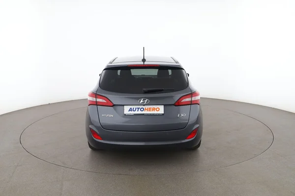 Hyundai i30 (2017) — foto 11 van 16