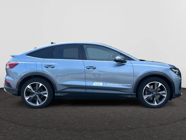 AUDI Q4 Sportback e-tron (2025) — foto 17 van 21