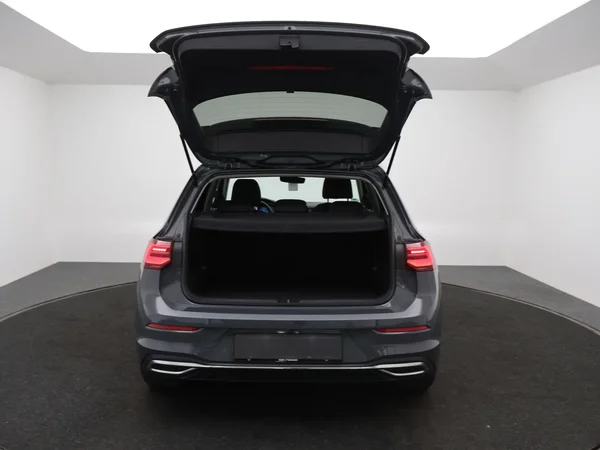 Volkswagen Golf (2023) — foto 7 van 25