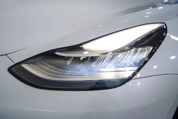 Tesla Model 3 (2020) — foto 45 van 45