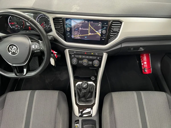 VOLKSWAGEN T-Roc Cabriolet (2021) — foto 17 van 20