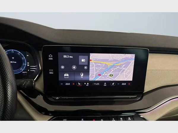 Skoda Octavia Combi (2023) — foto 5 van 15