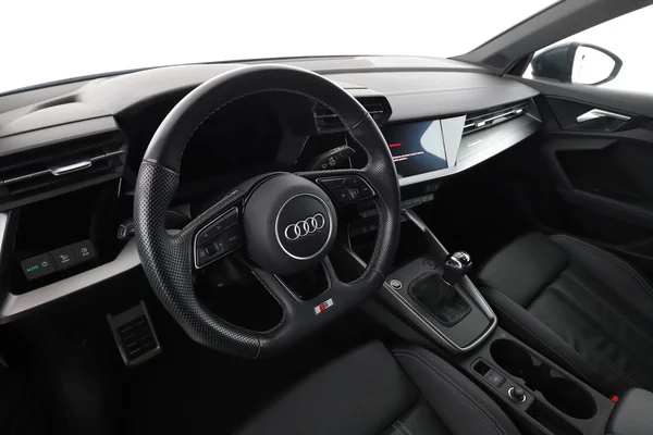 Audi A3 (2022) — foto 2 van 16