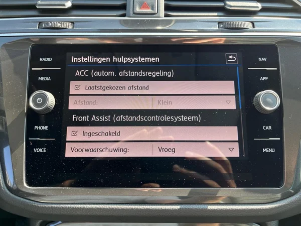 VOLKSWAGEN Tiguan Dsl (2018) — foto 22 van 22