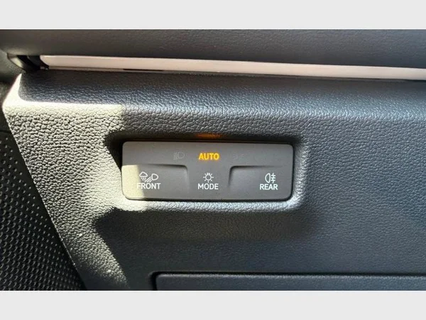 Volkswagen Tiguan (2024) — foto 16 van 26