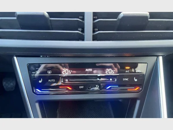 Volkswagen Polo (2023) — foto 17 van 28
