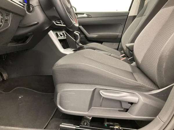 VOLKSWAGEN Polo (2022) — foto 24 van 36
