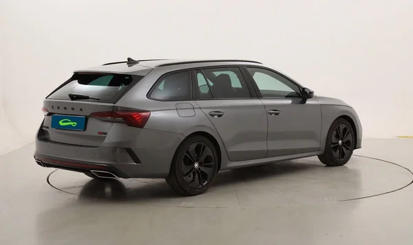 Skoda Octavia Sw Rs (2022) — foto 27 van 31