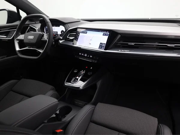 AUDI Q4 e-tron (2025) — foto 16 van 22