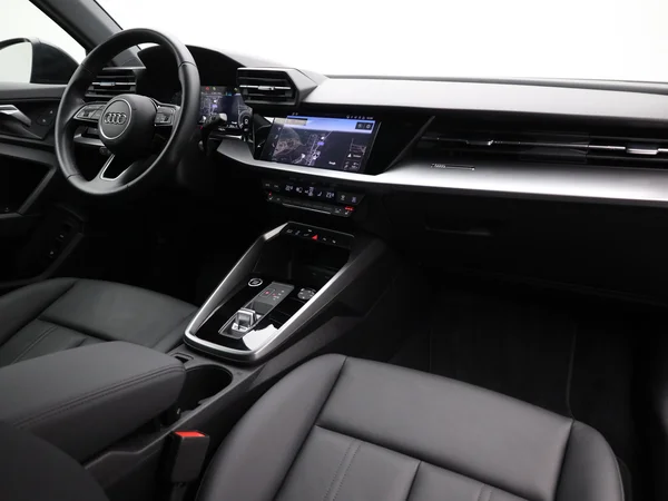 AUDI A3 Sportback (2024) — foto 16 van 22