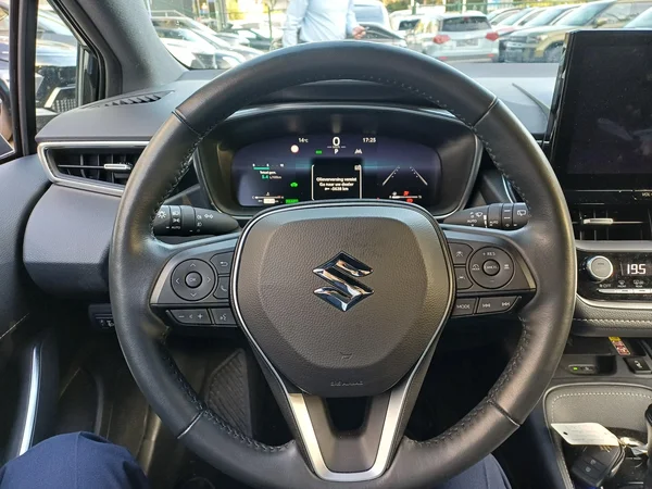 Suzuki Swace (2025) — foto 4 van 23
