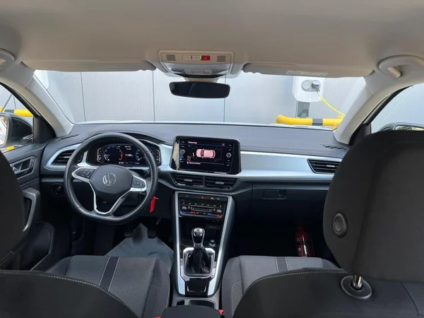 VOLKSWAGEN T-Roc (2023) — foto 17 van 24