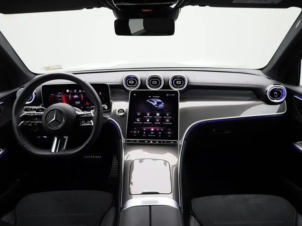 Mercedes-Benz GLC (2025) — foto 38 van 50