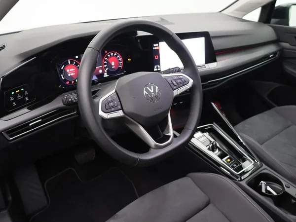 Volkswagen Golf (2024) — foto 2 van 27