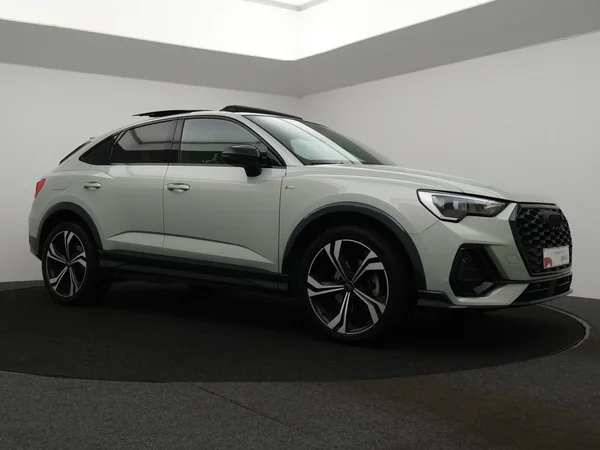AUDI Q3 Sportback (2020) — foto 16 van 25