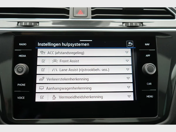 VOLKSWAGEN Tiguan eHybrid (PHEV) (2024) — foto 21 van 30