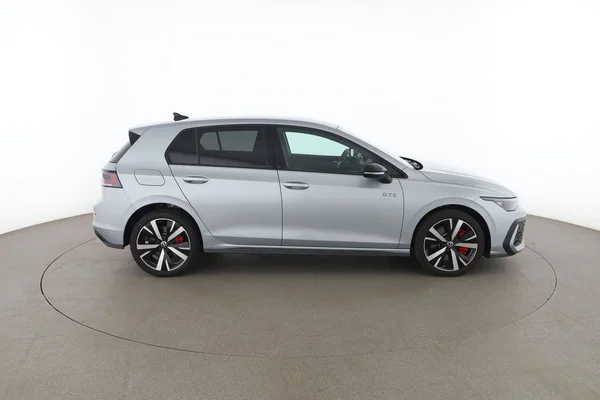Volkswagen Golf (2024) — foto 13 van 16