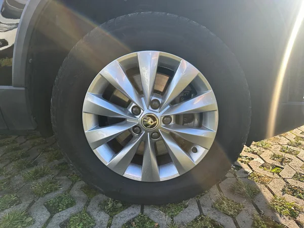SKODA Karoq (2024) — foto 17 van 24