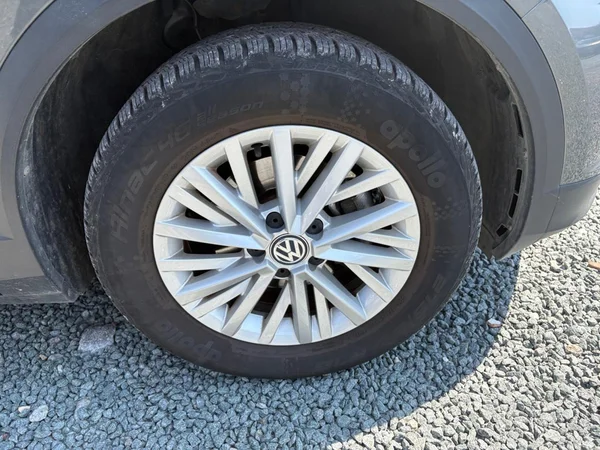 VOLKSWAGEN T-Roc (2018) — foto 17 van 24