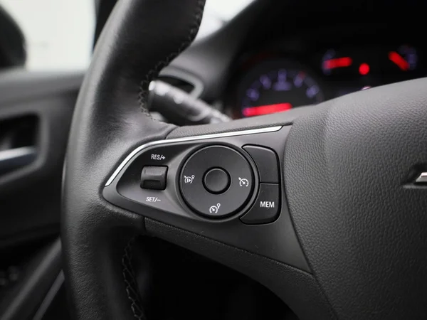 Opel Crossland (2022) — foto 9 van 31