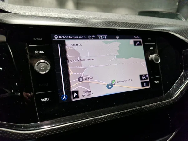 VOLKSWAGEN T-Cross (2021) — foto 16 van 20