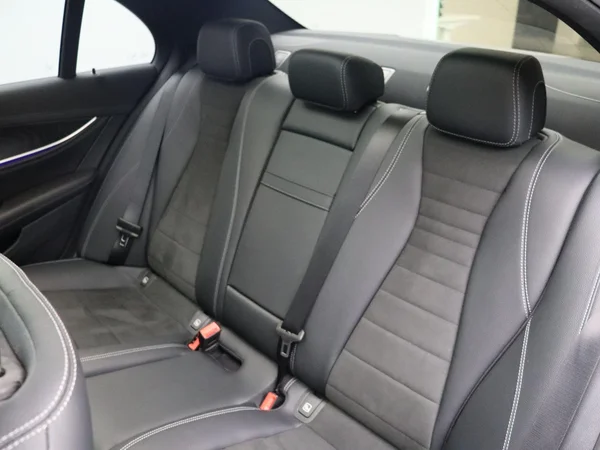 Mercedes-Benz E-Klasse (2022) — foto 8 van 33