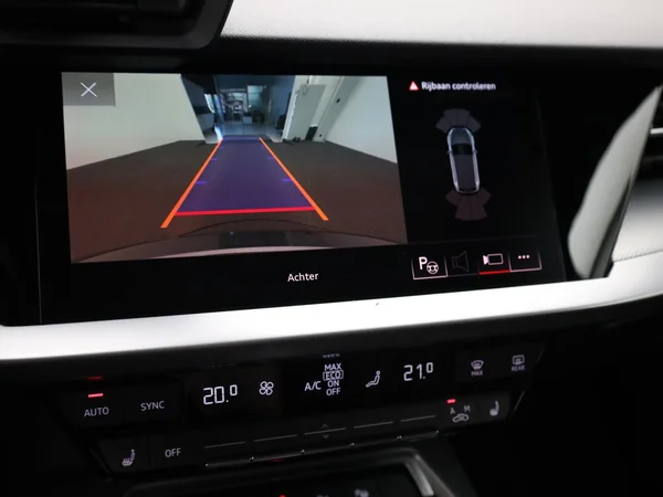 AUDI A3 Sportback (2023) — foto 13 van 21