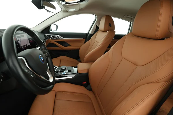 BMW i4 (2023) — foto 2 van 17