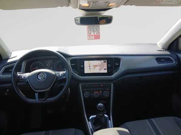 VOLKSWAGEN T-Roc (2020) — foto 19 van 20