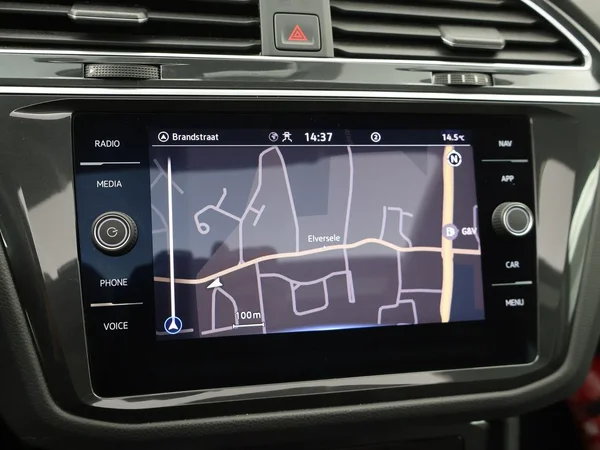 VOLKSWAGEN Tiguan eHybrid (PHEV) (2021) — foto 14 van 29