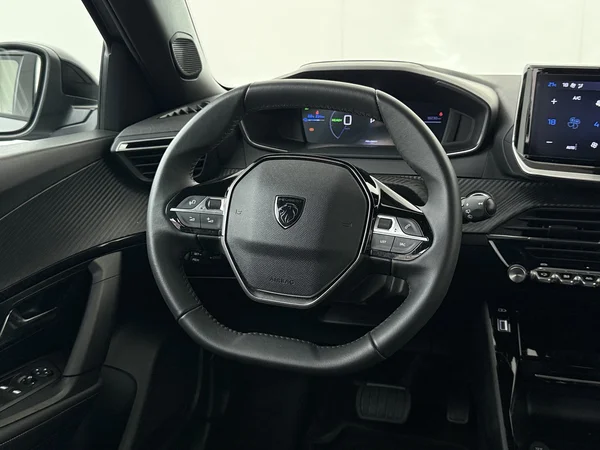 PEUGEOT e-2008 (2025) — foto 14 van 29