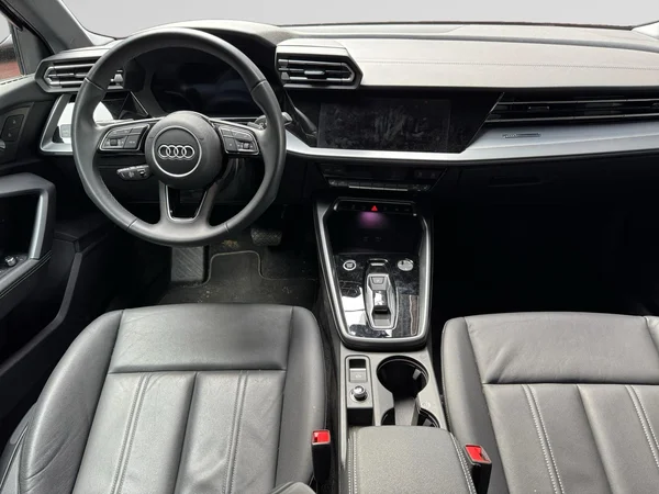 AUDI A3 Sportback (2024) — foto 12 van 14