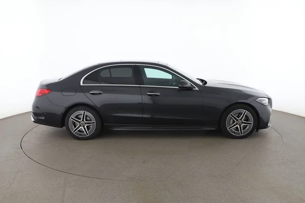 Mercedes-Benz C-Klasse (2024) — foto 16 van 18