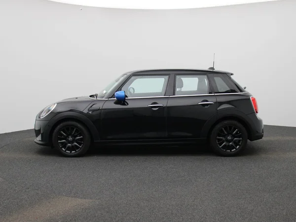MINI One (2022) — foto 27 van 32