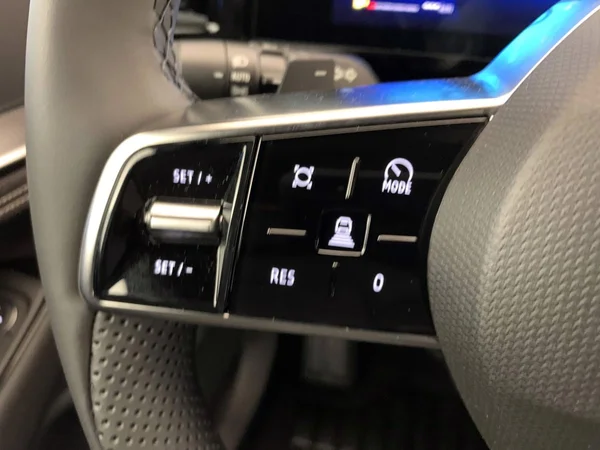 Renault Rafale E-TECH (HEV) (2026) — foto 7 van 24