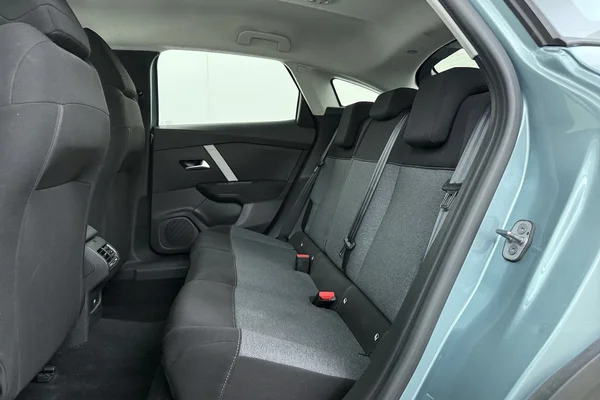 Citroen C4 (2022) — foto 21 van 22