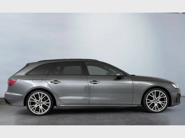 Audi A4 (2023) — foto 23 van 40
