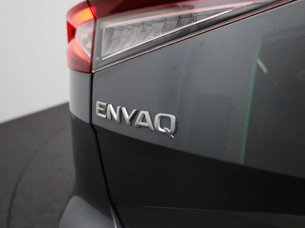 Škoda Enyaq iV (2023) — foto 25 van 37