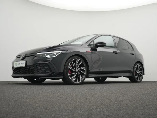 VOLKSWAGEN Golf VIII GTI (2021) — foto 23 van 31