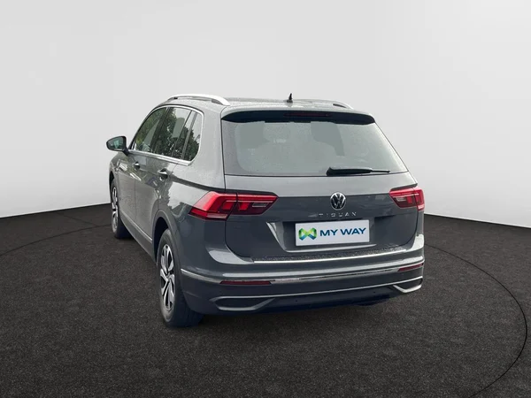 VOLKSWAGEN Tiguan (2021) — foto 19 van 21