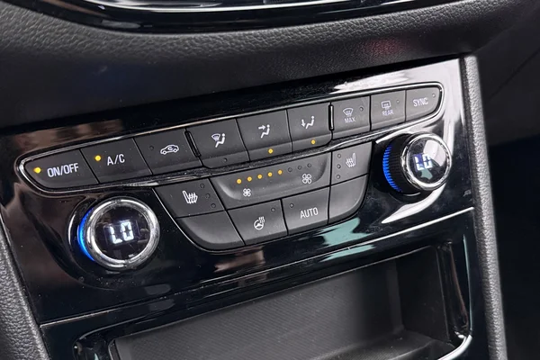 Opel Astra (2021) — foto 4 van 39