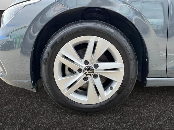 VOLKSWAGEN Golf VIII SW (2024) — foto 14 van 22