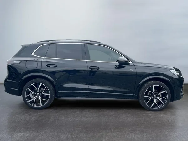 VOLKSWAGEN Tiguan (2024) — foto 20 van 25