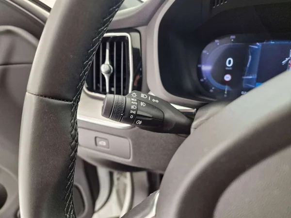 Volvo XC60 (2024) — foto 5 van 16