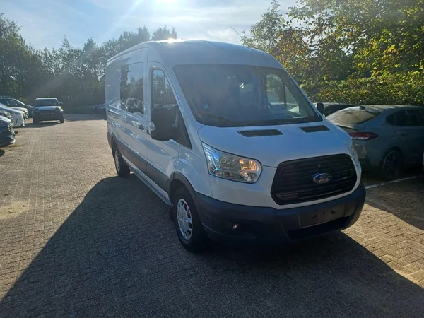 Ford Transit (2019) — foto 9 van 15