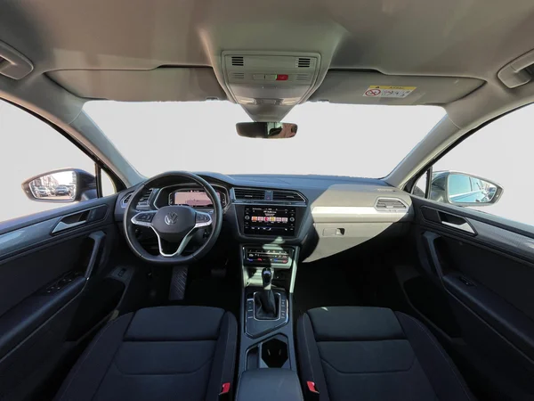 VOLKSWAGEN Tiguan (2025) — foto 18 van 24